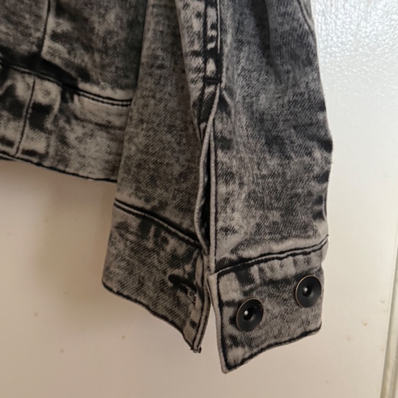 2X Blue Crown Acid Wash Denim Jacket 2XL Hooded Grey Skater Tillys - Picture 8 of 10